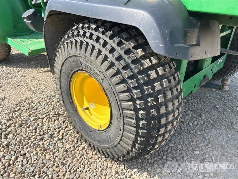 John Deere Gator 4X2 Maquinaria para servicios públicos