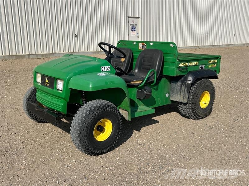 John Deere Gator 4X2 Maquinaria para servicios públicos
