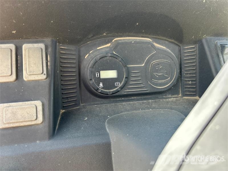 John Deere Gator XUV550 S4 4x4 Utility Vehicle (Inoperable) Maquinaria para servicios públicos