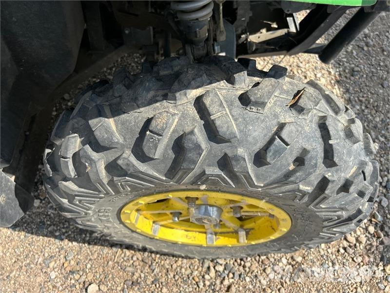 John Deere Gator XUV550 S4 4x4 Utility Vehicle (Inoperable) Maquinaria para servicios públicos
