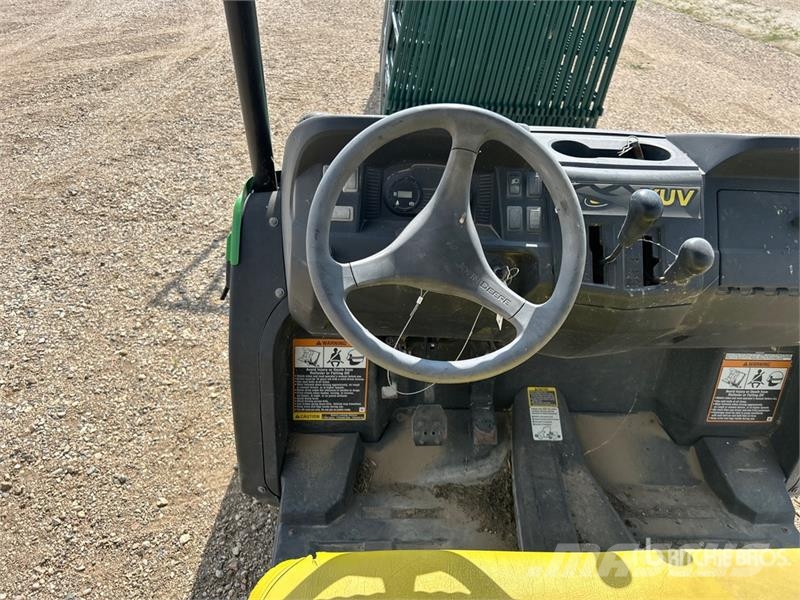 John Deere Gator XUV550 S4 4x4 Utility Vehicle (Inoperable) Maquinaria para servicios públicos