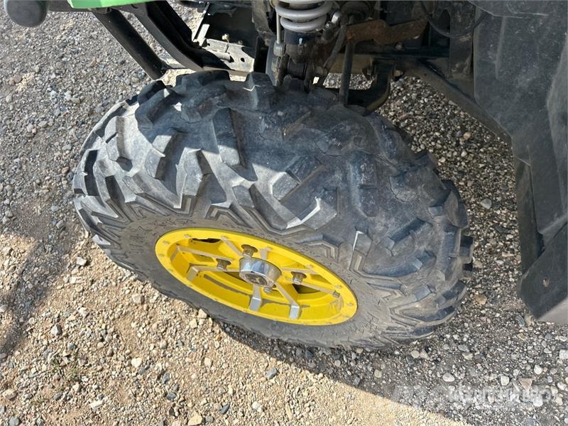 John Deere Gator XUV550 S4 4x4 Utility Vehicle (Inoperable) Maquinaria para servicios públicos