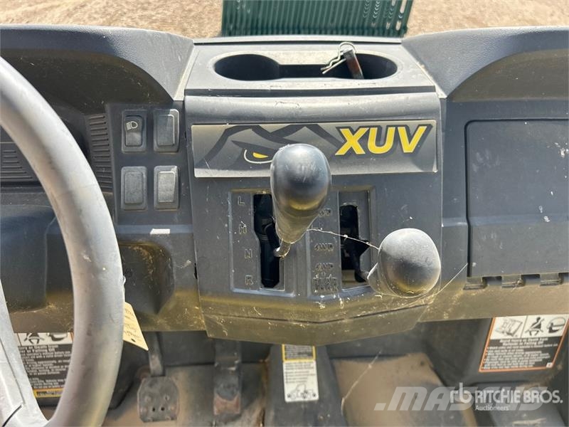 John Deere Gator XUV550 S4 4x4 Utility Vehicle (Inoperable) Maquinaria para servicios públicos