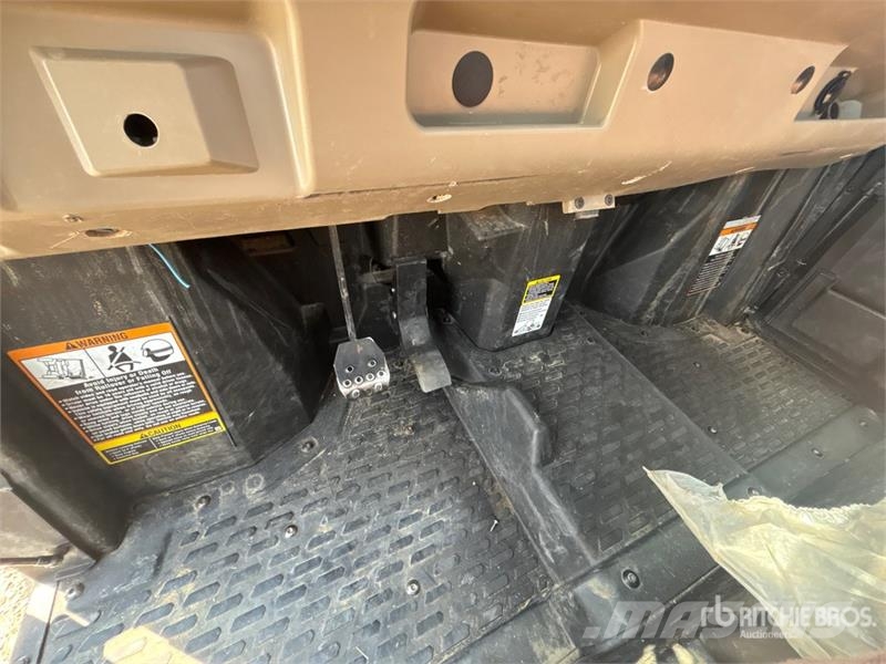 John Deere Gator XUV835R 4x4 Utility Vehicle Pomoćni strojevi