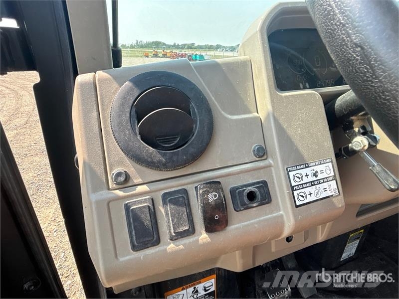 John Deere Gator XUV835R 4x4 Utility Vehicle Pomoćni strojevi