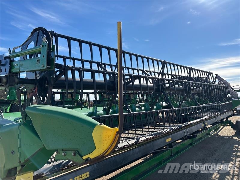 John Deere HD35R 35 ft Hinged Draper Combine Header コンバイン・ハーベスター・ヘッド