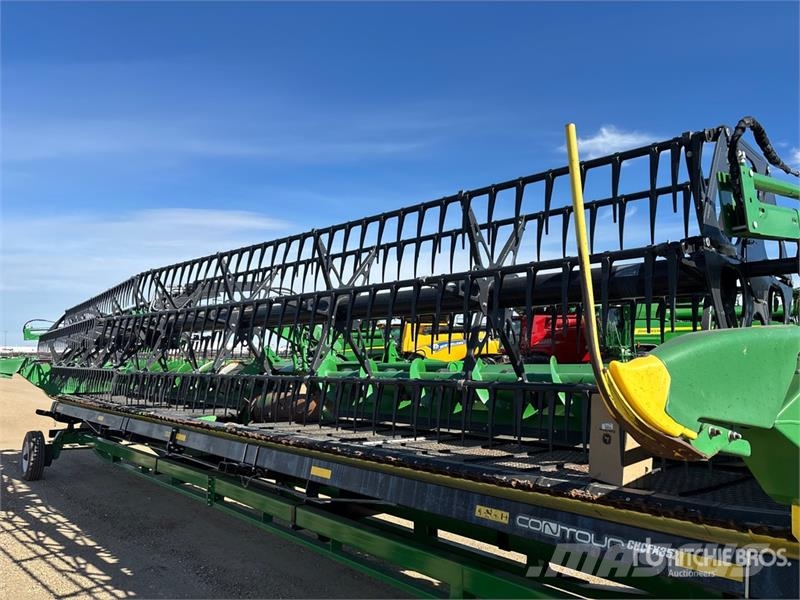 John Deere HD35R 35 ft Hinged Draper Combine Header コンバイン・ハーベスター・ヘッド