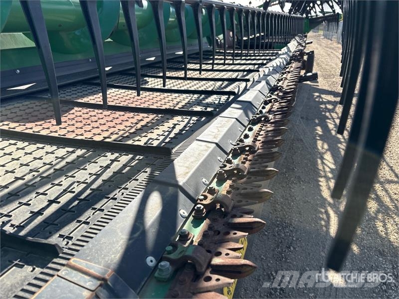John Deere HD35R 35 ft Hinged Draper Combine Header コンバイン・ハーベスター・ヘッド