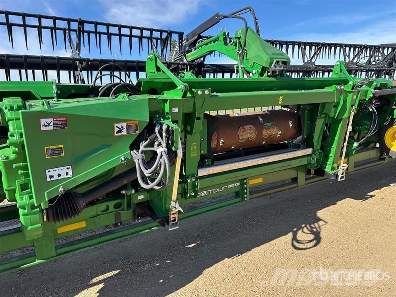John Deere HD35R 35 ft Hinged Draper Combine Header コンバイン・ハーベスター・ヘッド