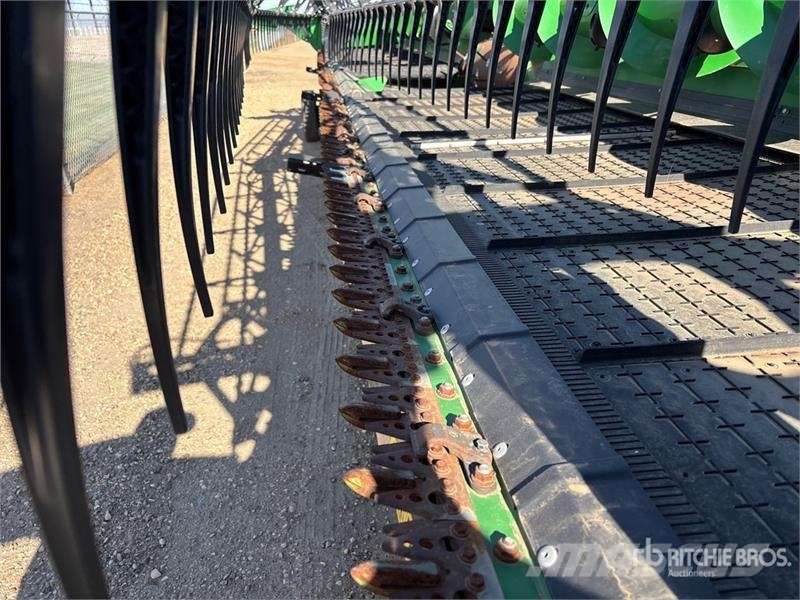 John Deere HD35R 35 ft Hinged Draper Combine Header コンバイン・ハーベスター・ヘッド