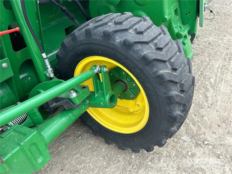 John Deere HD45F 45 ft Hinged Flex Draper Combine Header Skjærebord til skurtresker
