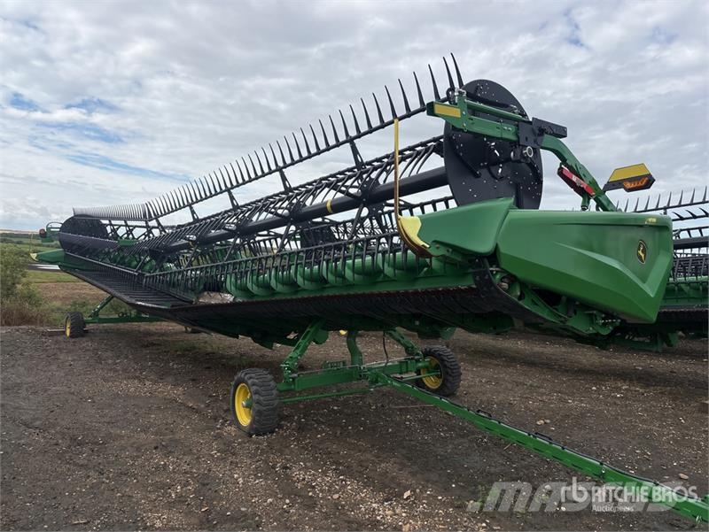John Deere HD45F 45 ft Hinged Draper Combine Header Cabeçotes de colheitadeira