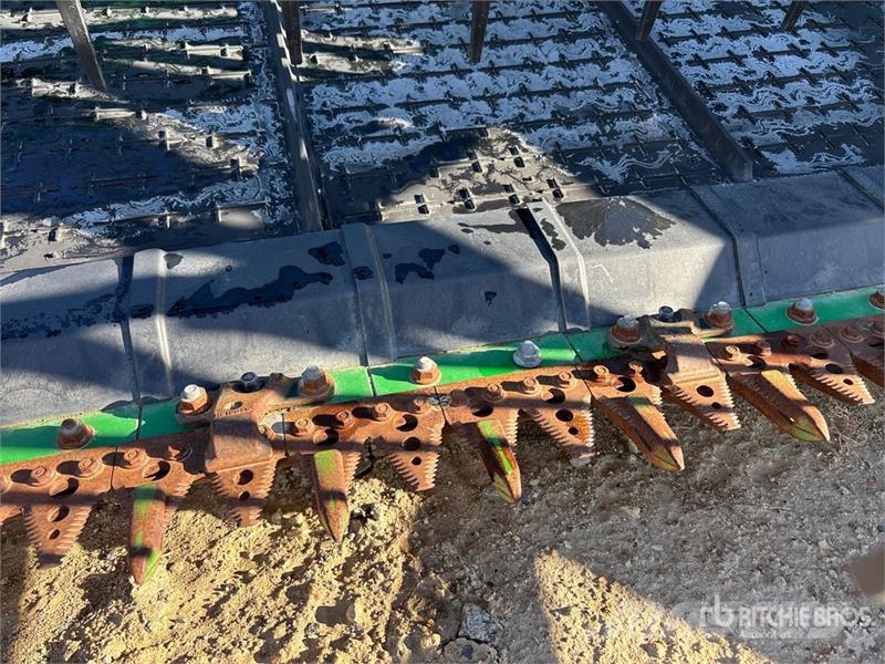 John Deere HD45F 45 ft Hinged Flex Draper Combine Header Erntevorsätze