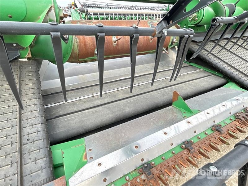 John Deere HD45F 45 ft Hinged Flex Draper Combine Header Skjærebord til skurtresker