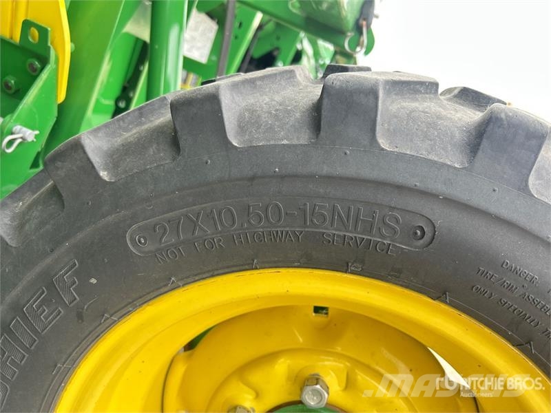 John Deere HD45F 45 ft Hinged Flex Draper Combine Header Skjærebord til skurtresker