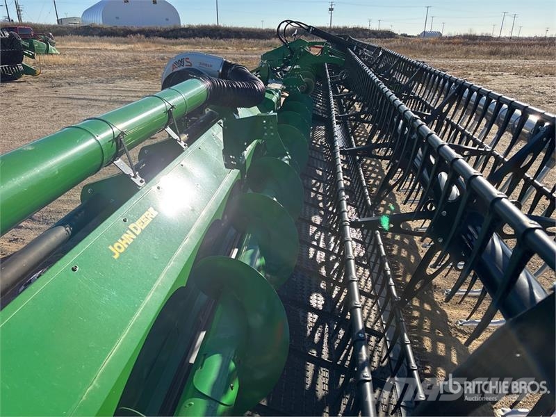 John Deere HD45F 45 ft Hinged Flex Draper Combine Header Erntevorsätze