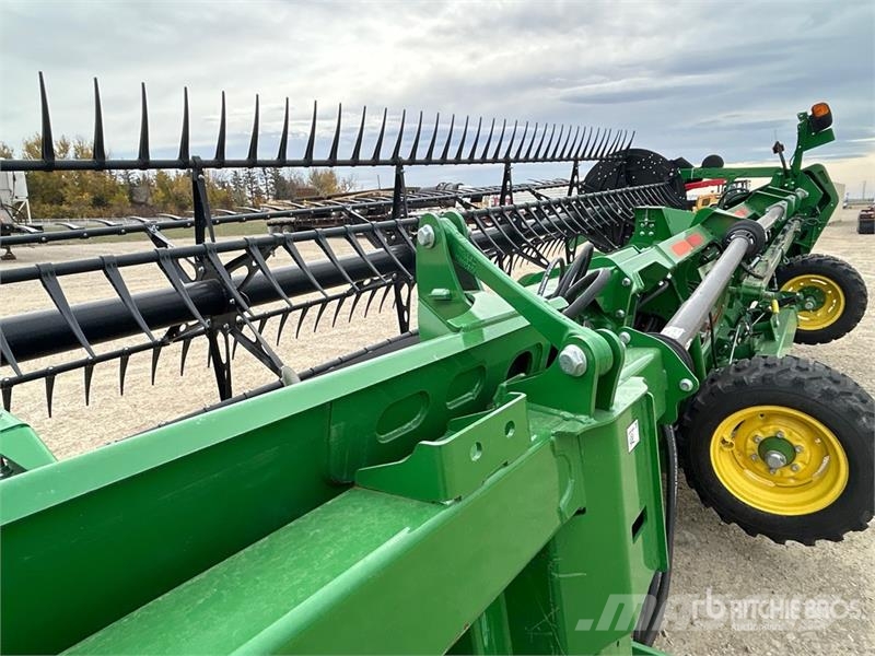 John Deere HD45F 45 ft Hinged Flex Draper Combine Header Skjærebord til skurtresker