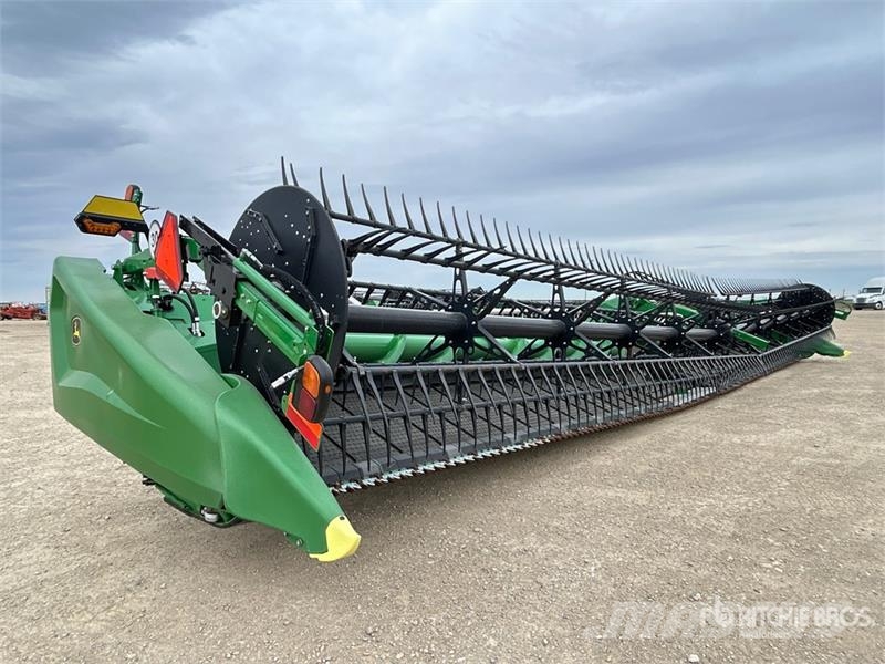 John Deere HD45F 45 ft Hinged Flex Draper Combine Header Skjærebord til skurtresker