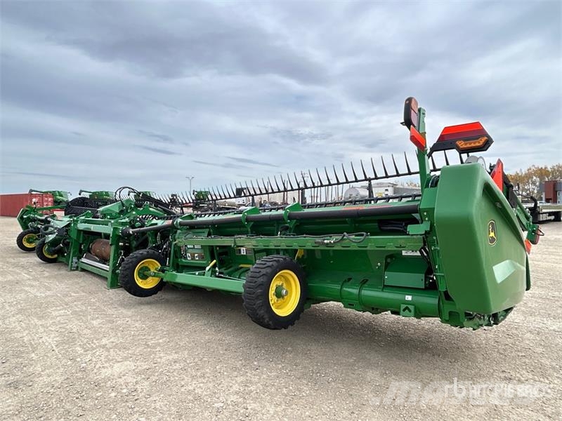John Deere HD45F 45 ft Hinged Flex Draper Combine Header Skjærebord til skurtresker