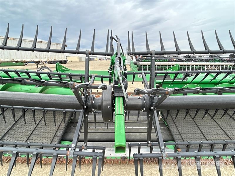 John Deere HD45F 45 ft Hinged Flex Draper Combine Header Skjærebord til skurtresker