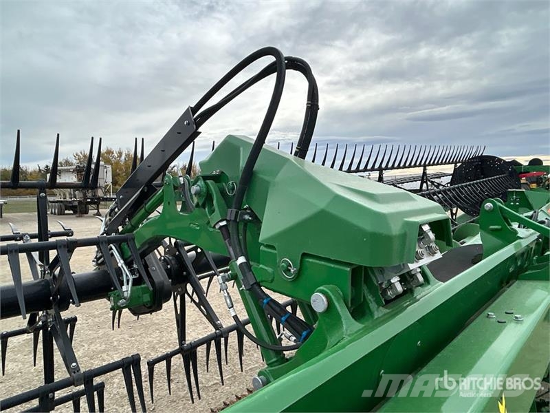 John Deere HD45F 45 ft Hinged Flex Draper Combine Header Skjærebord til skurtresker