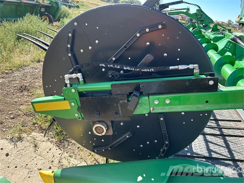 John Deere HD45F 45 ft Hinged Draper Combine Header Combine harvester heads
