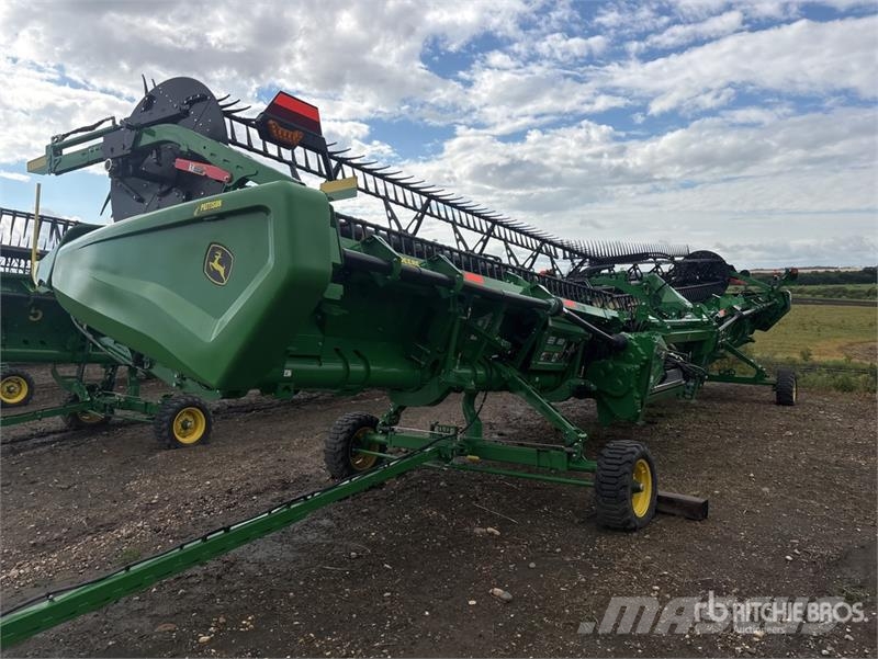 John Deere HD45F 45 ft Hinged Draper Combine Header Cabeçotes de colheitadeira
