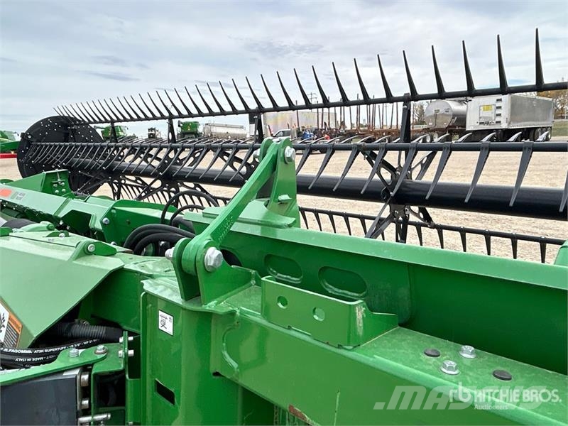 John Deere HD45F 45 ft Hinged Flex Draper Combine Header Skjærebord til skurtresker