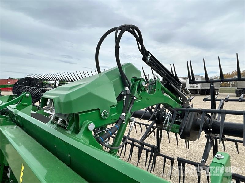 John Deere HD45F 45 ft Hinged Flex Draper Combine Header Skjærebord til skurtresker