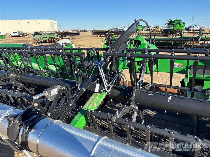 John Deere HD45F 45 ft Hinged Flex Draper Combine Header Erntevorsätze