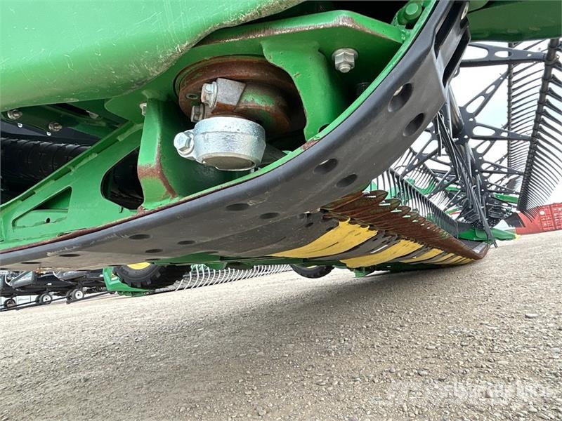 John Deere HD45F 45 ft Hinged Flex Draper Combine Header Skjærebord til skurtresker