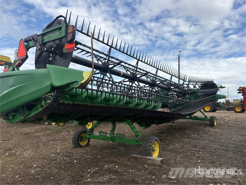 John Deere HD45F 45 ft Hinged Draper Combine Header Cabeçotes de colheitadeira