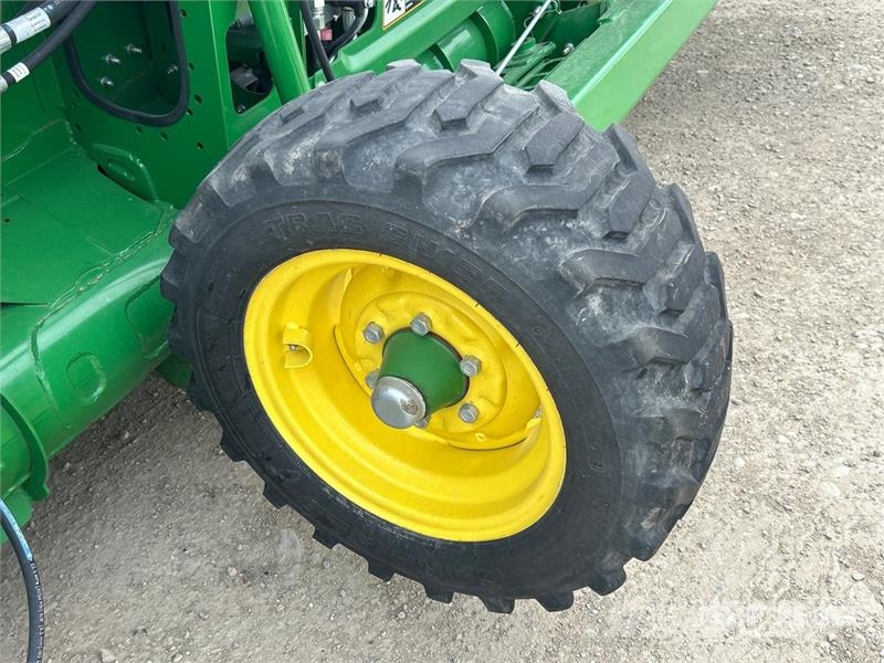 John Deere HD45F 45 ft Hinged Flex Draper Combine Header Skjærebord til skurtresker