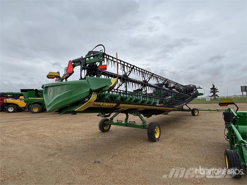 John Deere HD45R 45 ft Hinged Draper Combine Header Erntevorsätze
