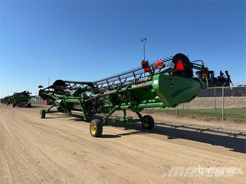 John Deere HD45R 45 ft Hinged Draper Combine Header Kombajnove hlavice