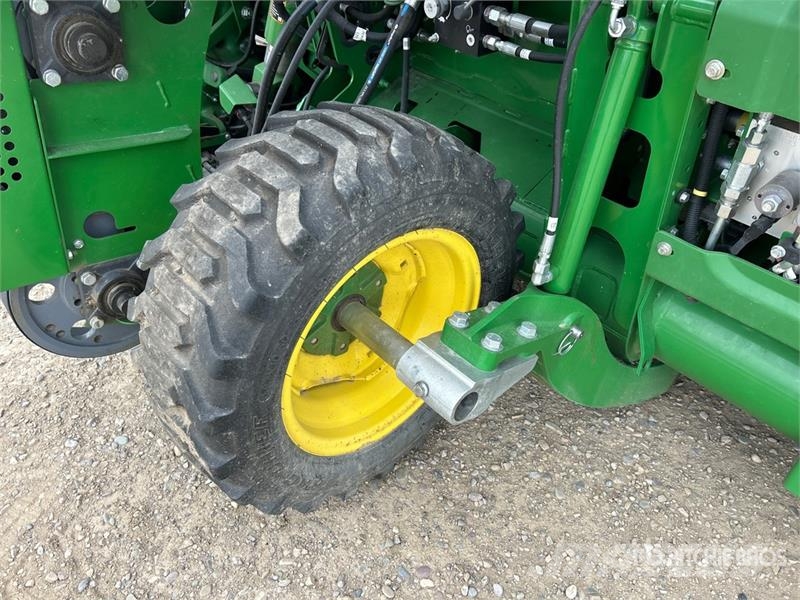 John Deere HD50F 50 ft Hinged Flex Draper Combine Header コンバイン・ハーベスター・ヘッド
