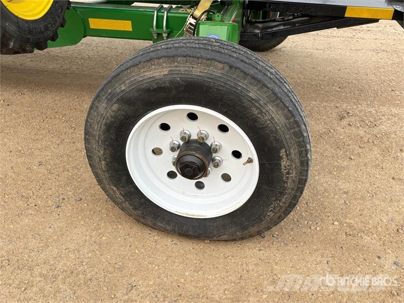 John Deere HD50F 50 ft Hinged Draper Combine Header Skjærebord til skurtresker