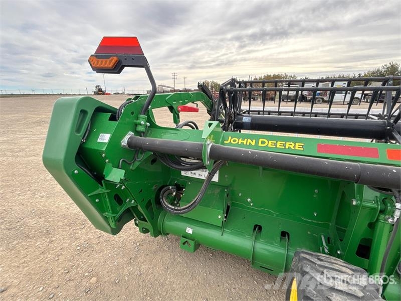 John Deere HD50F 50 ft Hinged Flex Draper Combine Header コンバイン・ハーベスター・ヘッド