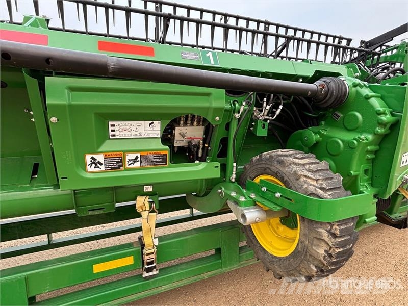 John Deere HD50F 50 ft Hinged Draper Combine Header Skjærebord til skurtresker