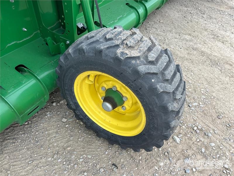 John Deere HD50F 50 ft Hinged Flex Draper Combine Header コンバイン・ハーベスター・ヘッド