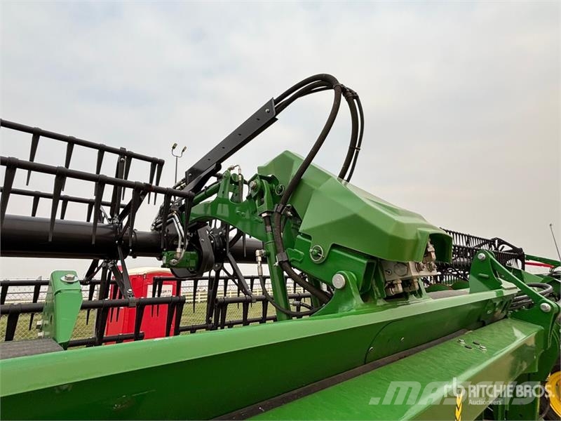 John Deere HD50F 50 ft Hinged Draper Combine Header Skjærebord til skurtresker