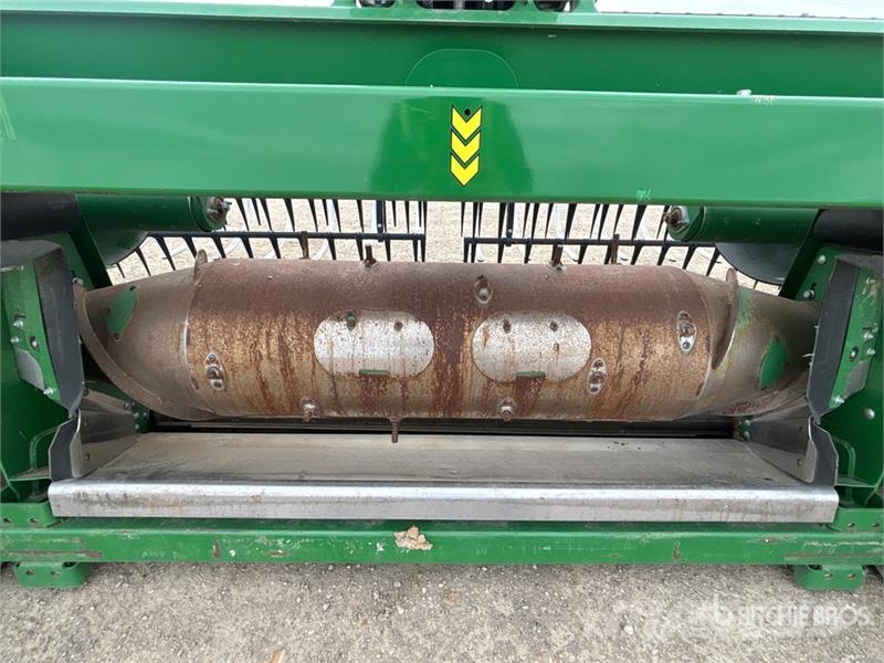John Deere HD50F 50 ft Hinged Flex Draper Combine Header コンバイン・ハーベスター・ヘッド