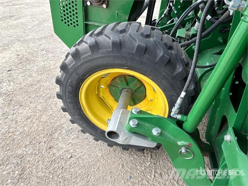 John Deere HD50F 50 ft Hinged Flex Draper Combine Header コンバイン・ハーベスター・ヘッド