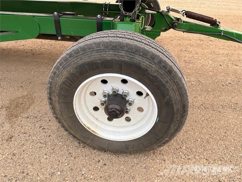 John Deere HD50F 50 ft Hinged Draper Combine Header Skjærebord til skurtresker