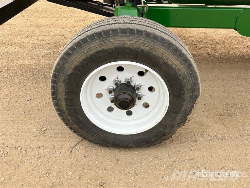 John Deere HD50F 50 ft Hinged Draper Combine Header Skjærebord til skurtresker