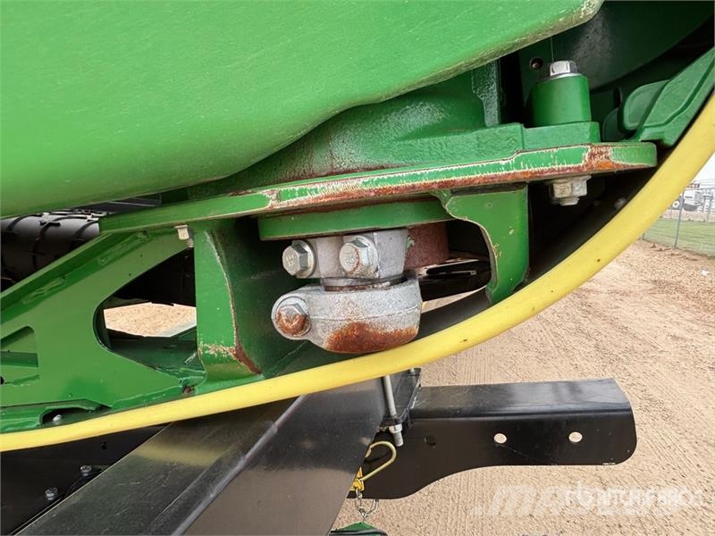 John Deere HD50F 50 ft Hinged Draper Combine Header Skjærebord til skurtresker