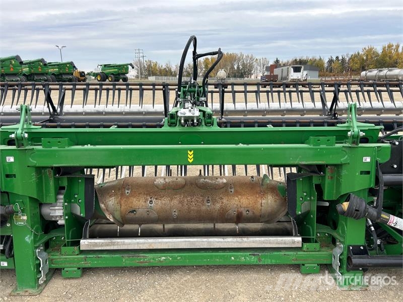 John Deere HD50F 50 ft Hinged Flex Draper Combine Header コンバイン・ハーベスター・ヘッド