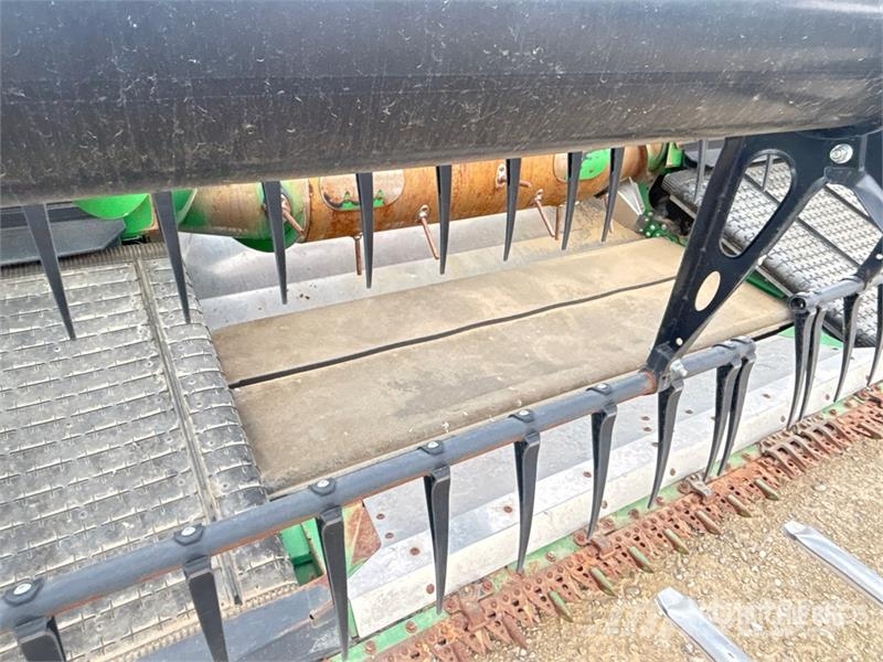 John Deere HD50F 50 ft Hinged Flex Draper Combine Header コンバイン・ハーベスター・ヘッド