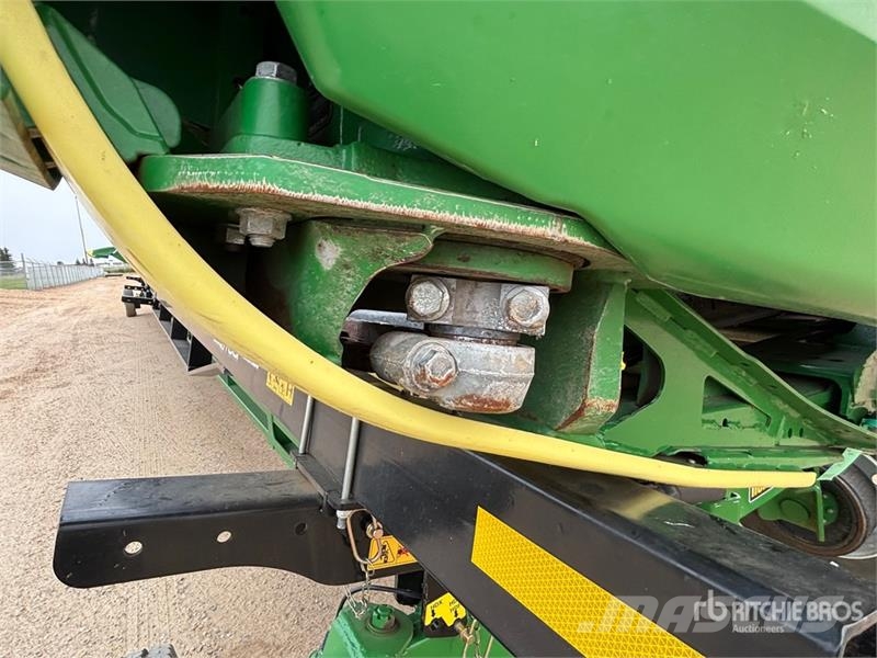 John Deere HD50F 50 ft Hinged Draper Combine Header Skjærebord til skurtresker