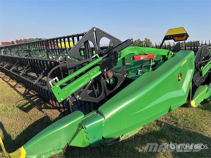 John Deere HD50F 50 ft Hinged Draper Combine Header Cabeçotes de colheitadeira